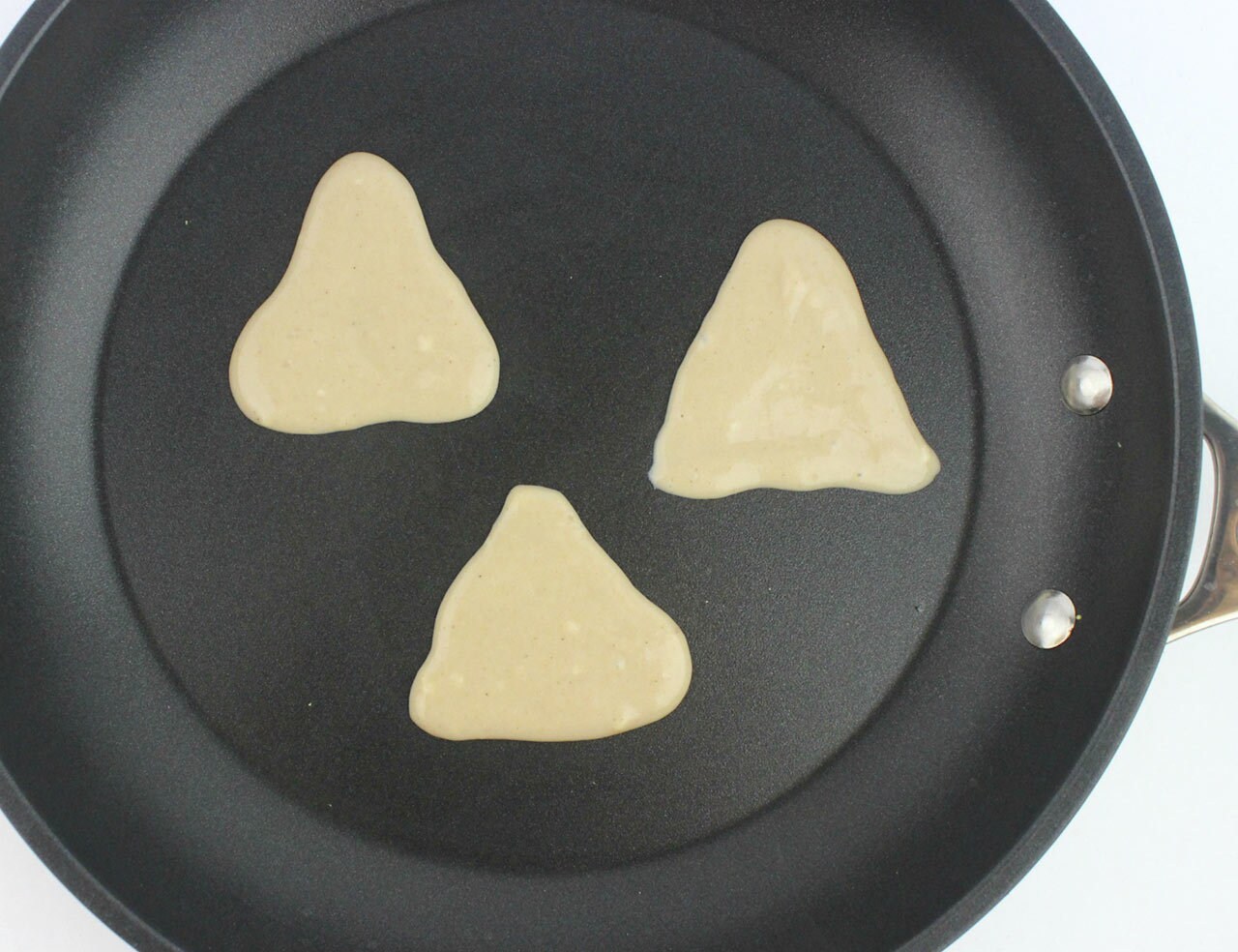 Yoda pancakes: Yoda pancake bodies cooking