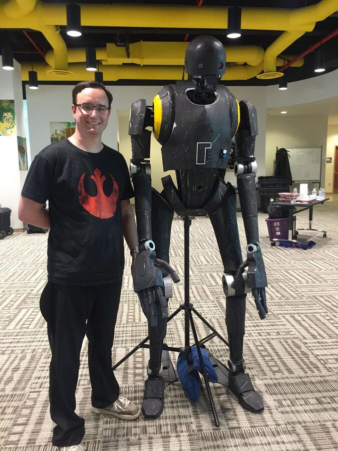 Most Impressive Fans: Darren Moser's Towering and Brilliant K-2SO Cosplay