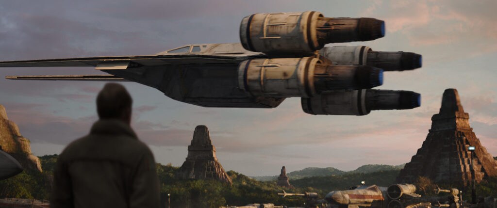 A U-wing starship.