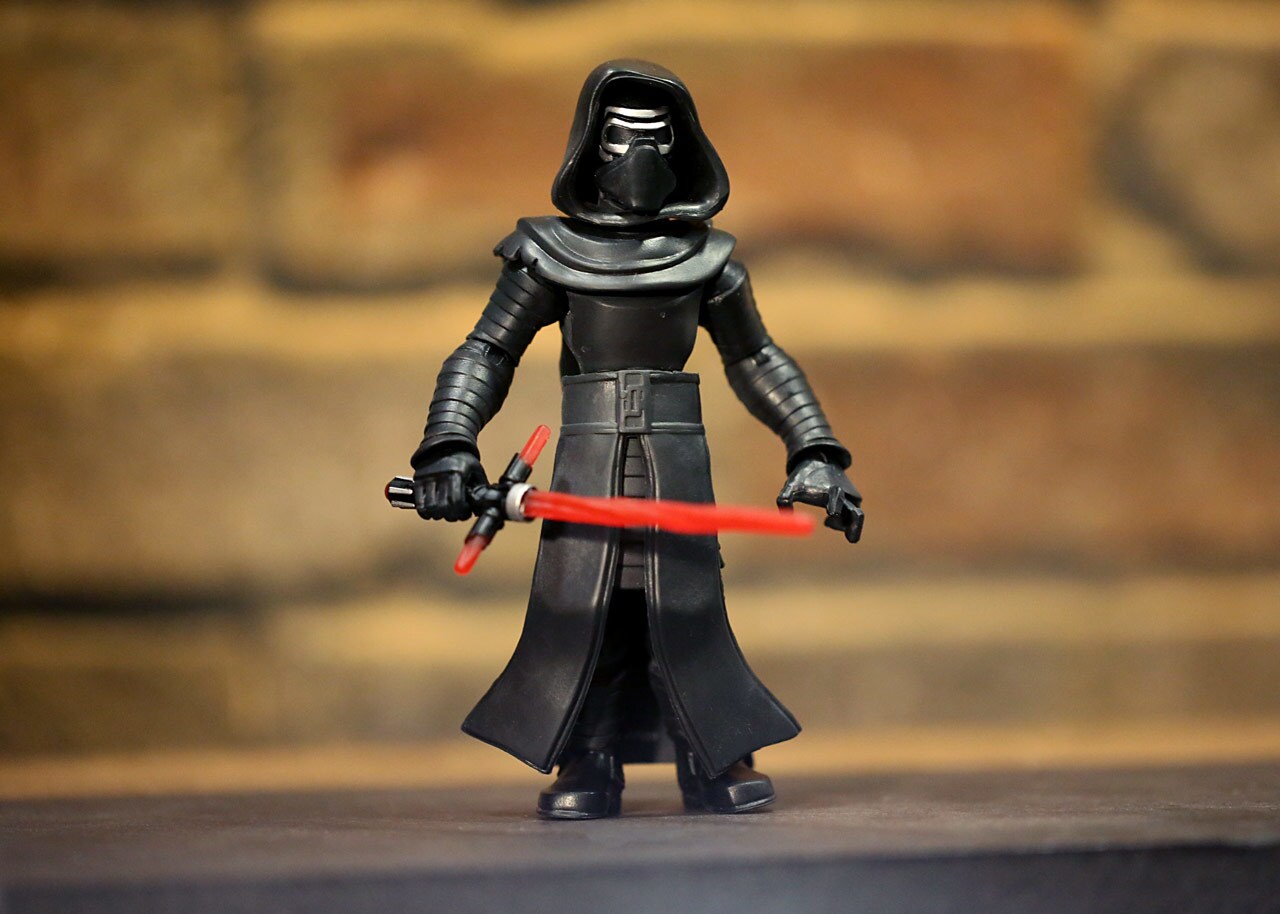 Star wars toybox clearance kylo ren