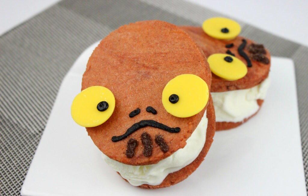 Completed Admiral Ackbar ice cream cookie sandwiches.