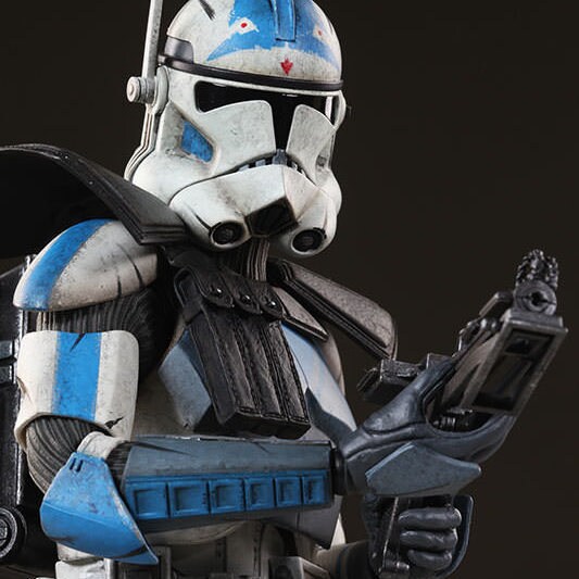 Sideshow's Echo and Fives Sixth Scale Figures - First Look