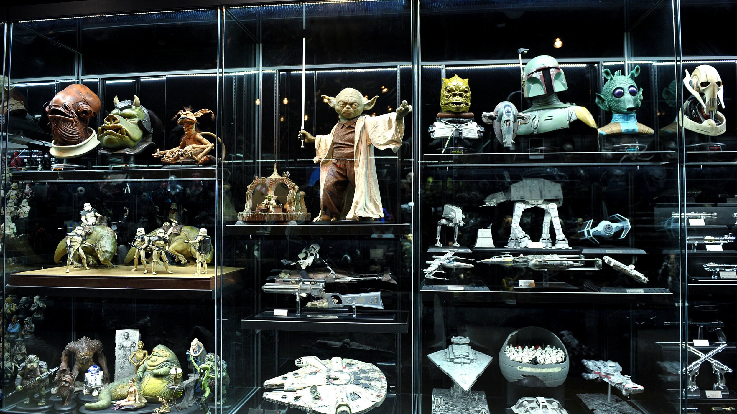 Cho Woong - Star Wars collection: Props of Yoda, bounty hunter, Boba Fett, and more