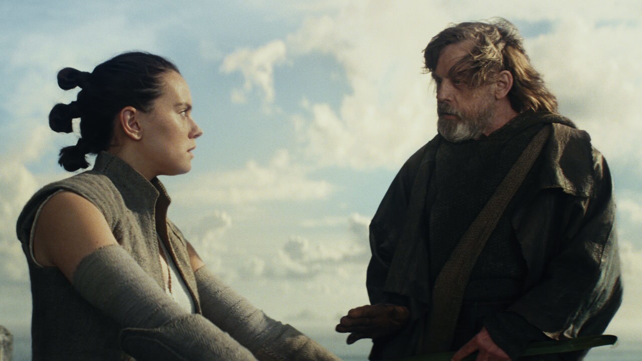 Rey and Luke talk in The Last Jedi.