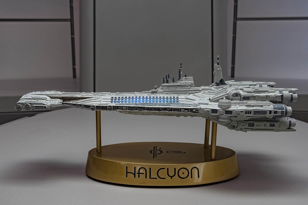 Star Wars: Galactic Starcruiser Holocron Model