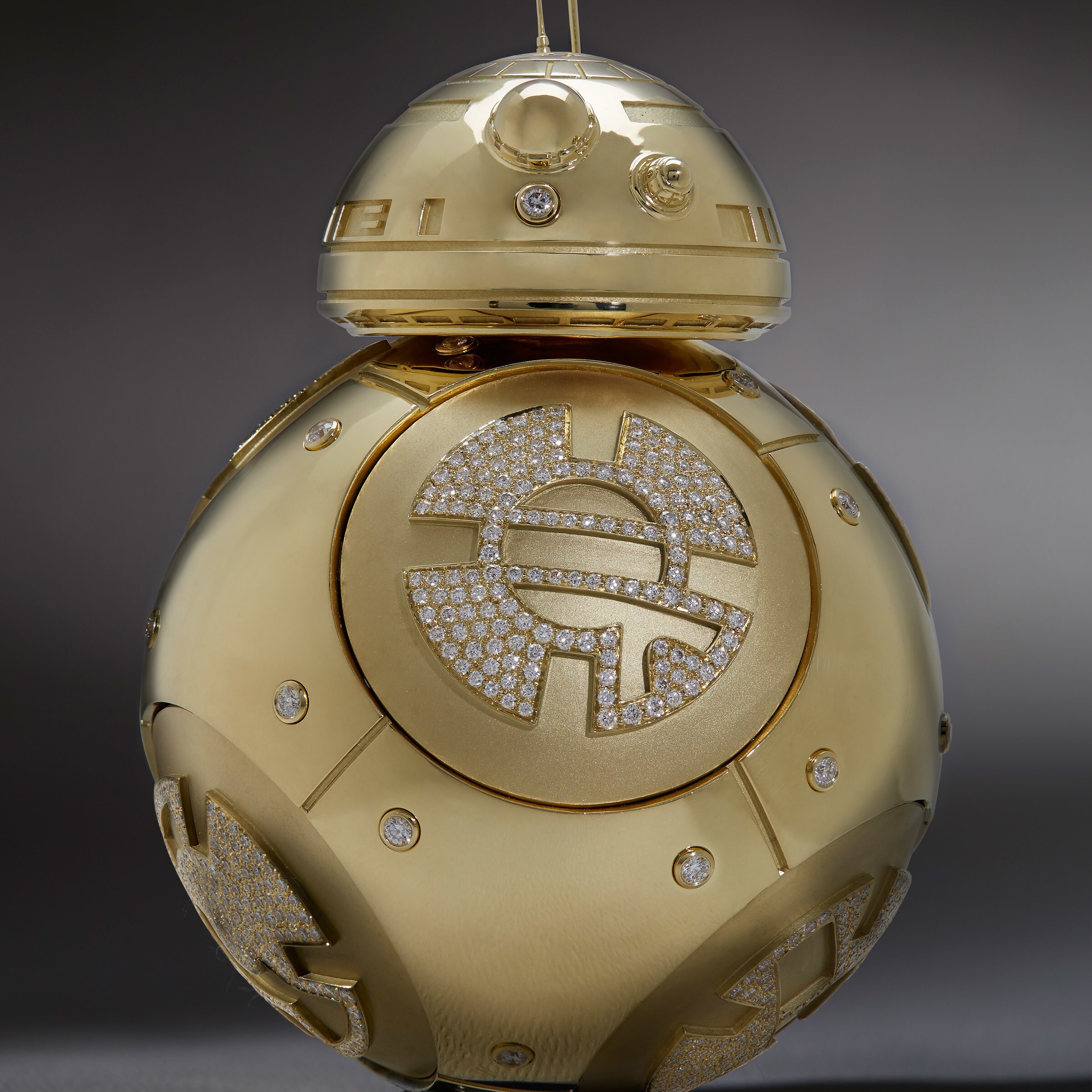 Kay Jewelers Creates Stunning Gold BB-8 for 'Force 4 Fashion