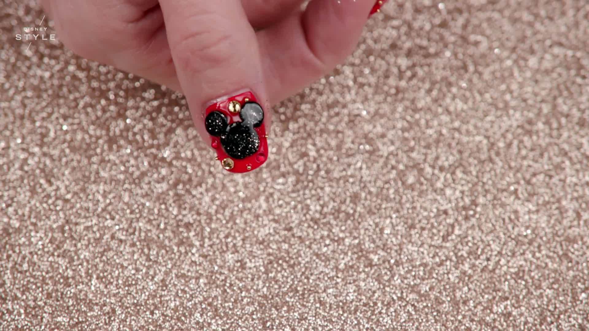 Minnie Mouse Nails Art