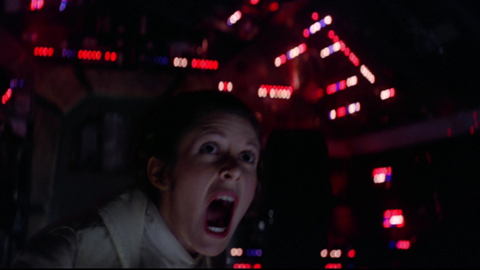 Leia being scared by a mynock
