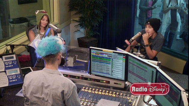 Austin Mahone - Hat Trick Interview - Radio Disney