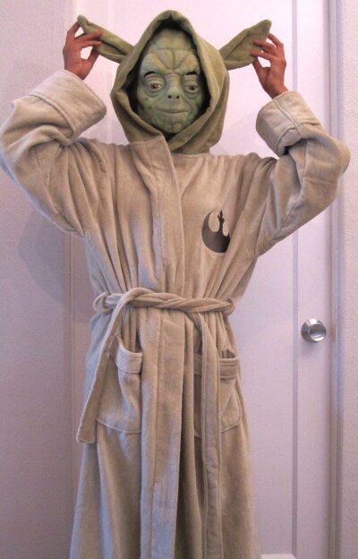 Easy Homemade Toddler Yoda Costume Using Men's Tees.  Yoda costume,  Toddler yoda costume, Star wars costumes diy