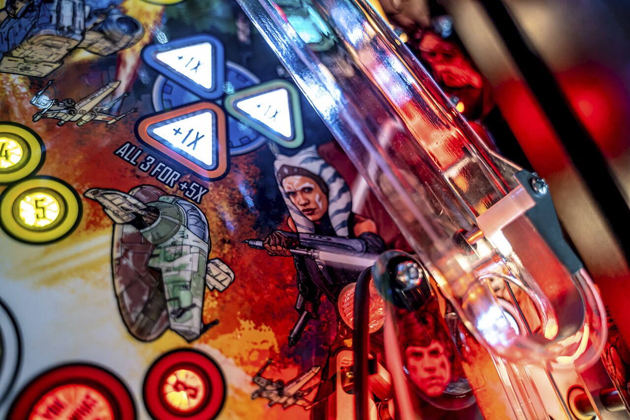 The Mandalorian pinball machine Ahsoka detail