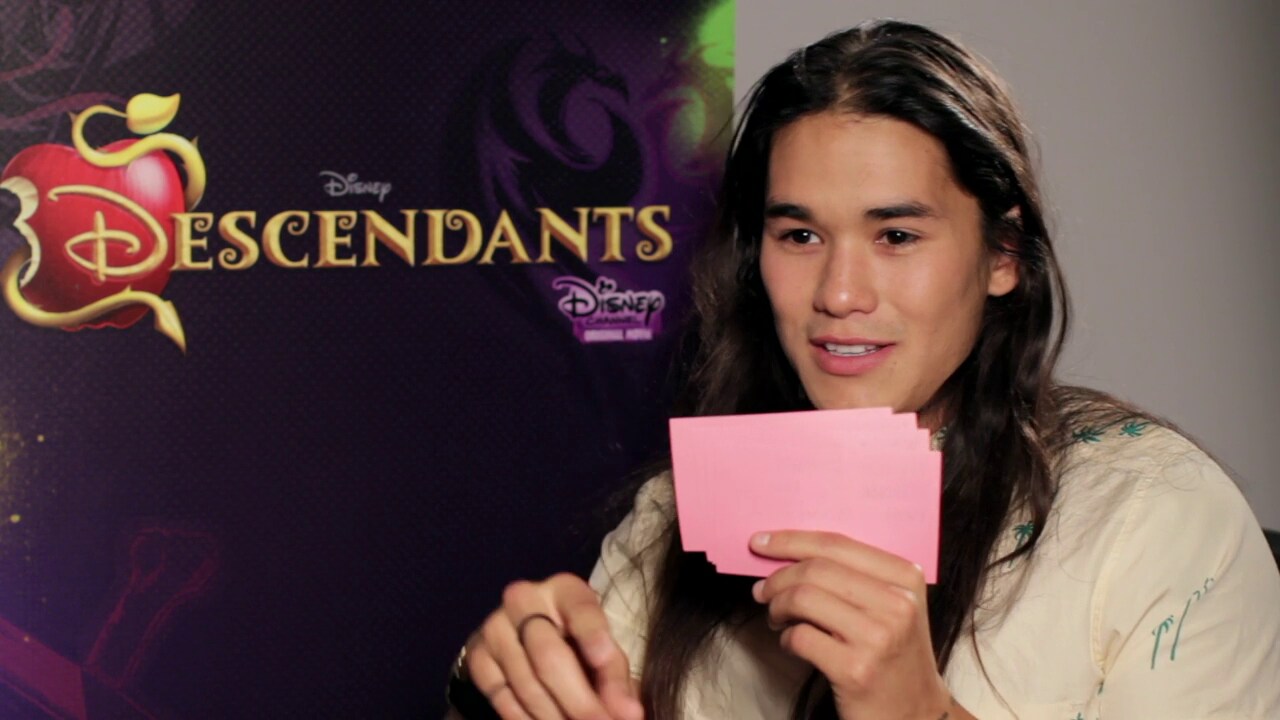 Lightning Round with the Cast of Descendants - Oh My Disney