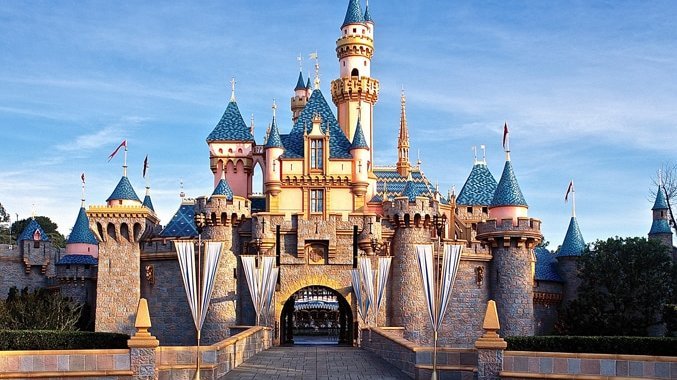 Quiz: Which Disneyland Land Are You?