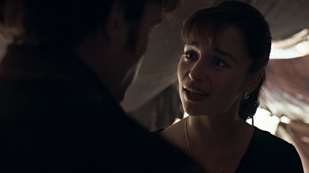 Qi'ra talks to Han in Solo: A Star Wars Story.
