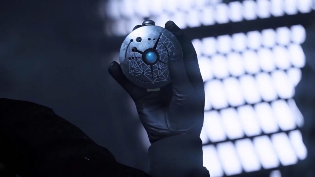 Luke's hand holds his star compass in Star Wars Battlefront II.