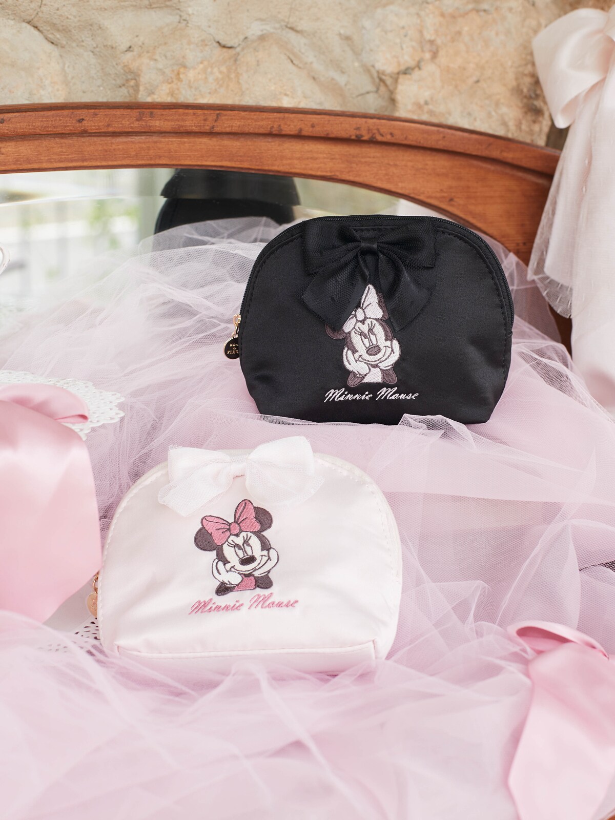 Maison de FLEUR Disney Collection「Minnie Mouse」ラウンドポーチ