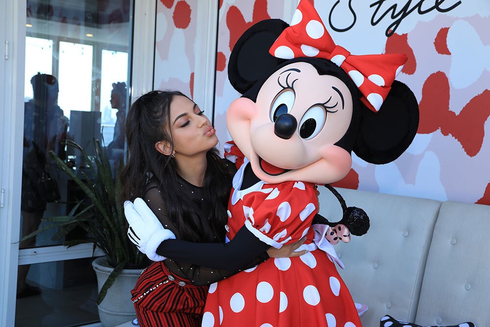 Inanna Sarkis and Minnie Mouse hugging