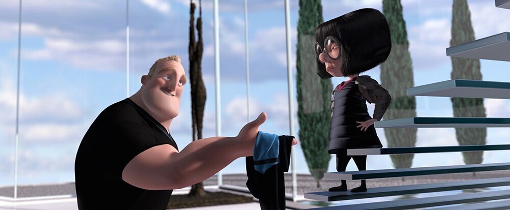 Mr. Incredible and Edna Mode having a discussion about capes