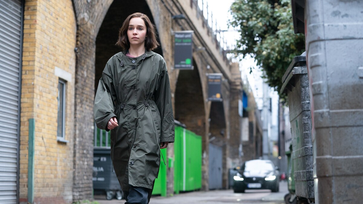 Qual o destino de G’iah, vivida por Emilia Clarke, no final de 'Invasão Secreta'