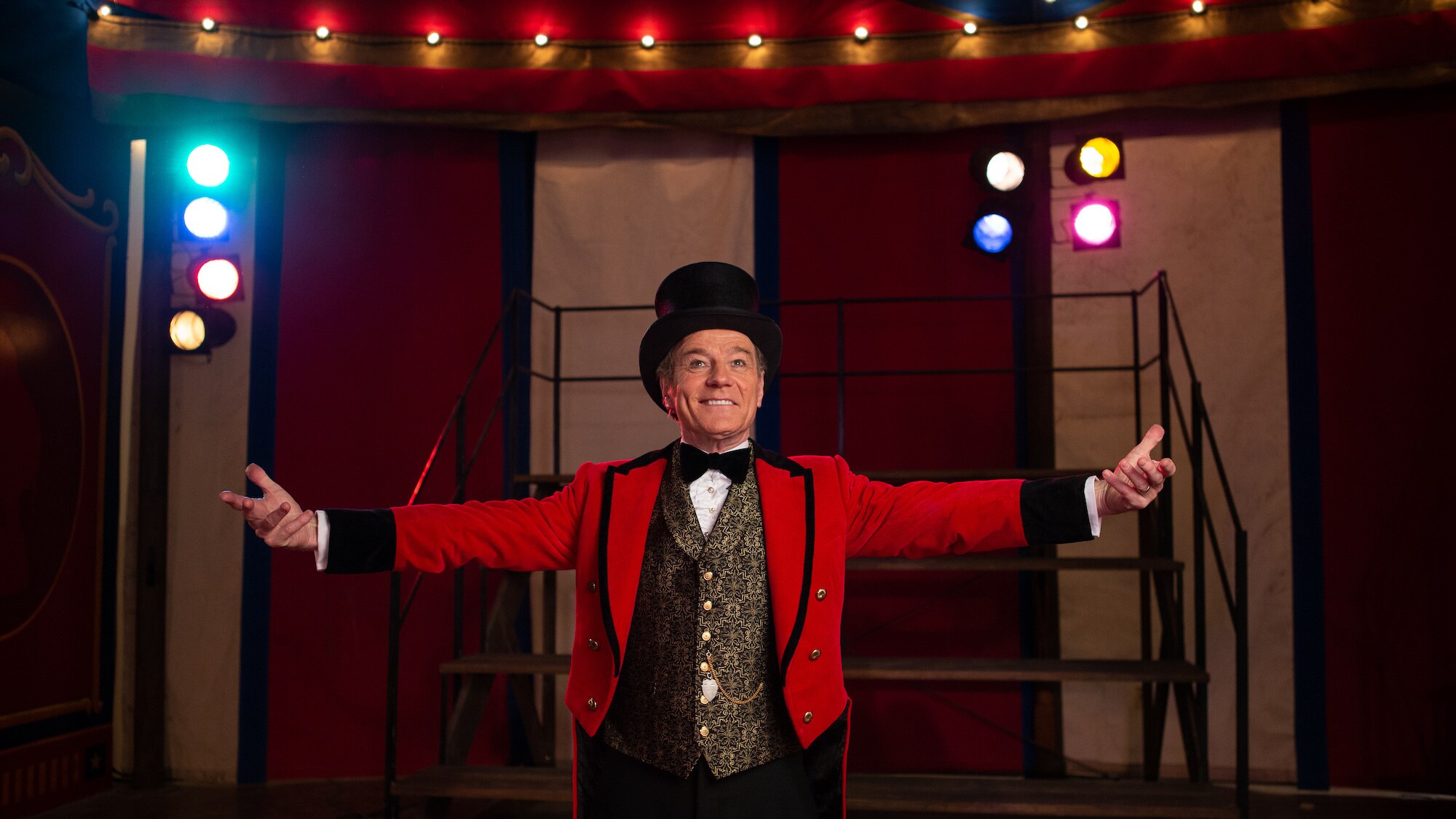 Bryan Cranston as Mack in Disney’s THE ONE AND ONLY IVAN, based on the award-winning book by Katherine Applegate and directed by Thea Sharrock. Photo courtesy of Disney. © 2020 Disney Enterprises, Inc. All Rights Reserved.