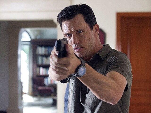 jp20cs_157_d_burn_notice5_web_
