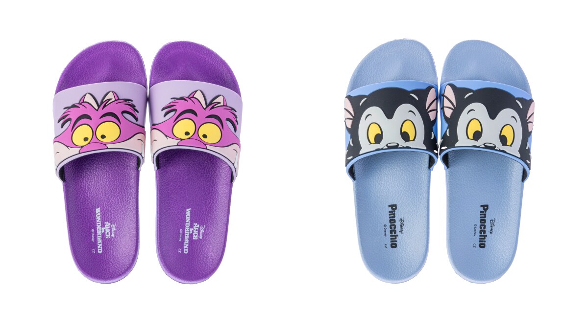 シャワーサンダル／左：チェシャ猫、右：フィガロ