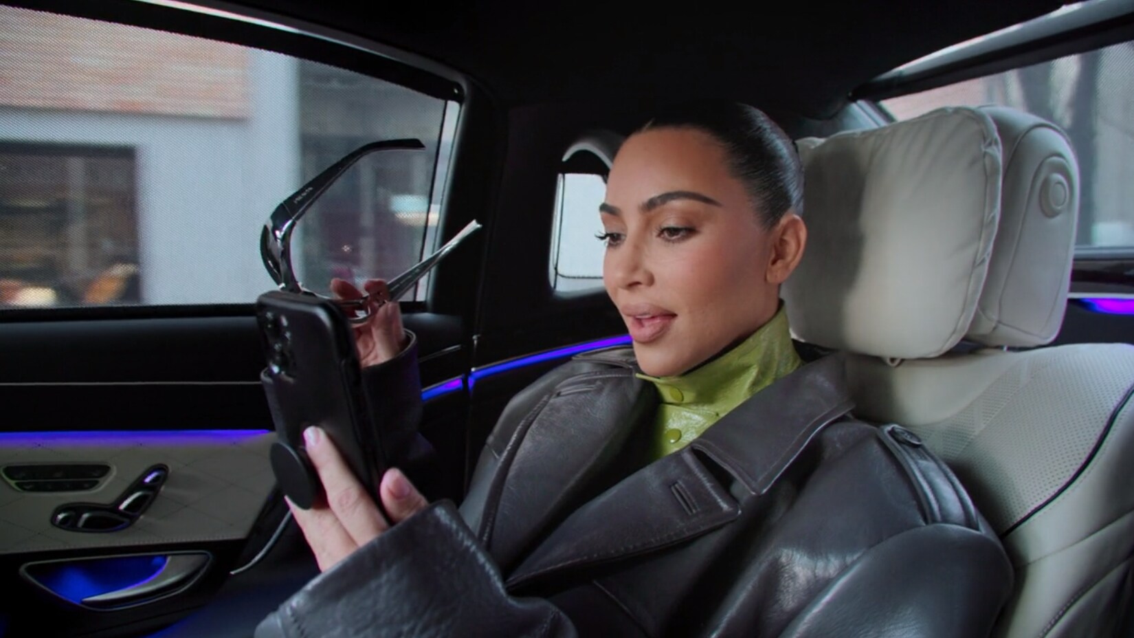 'The Kardashians': Kim usa vestido de Marilyn Monroe e Kourtney vai para a Itália no sétimo episódio  