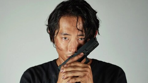Quem é o ator que interpreta Glenn Rhee em `The Walking Dead`?