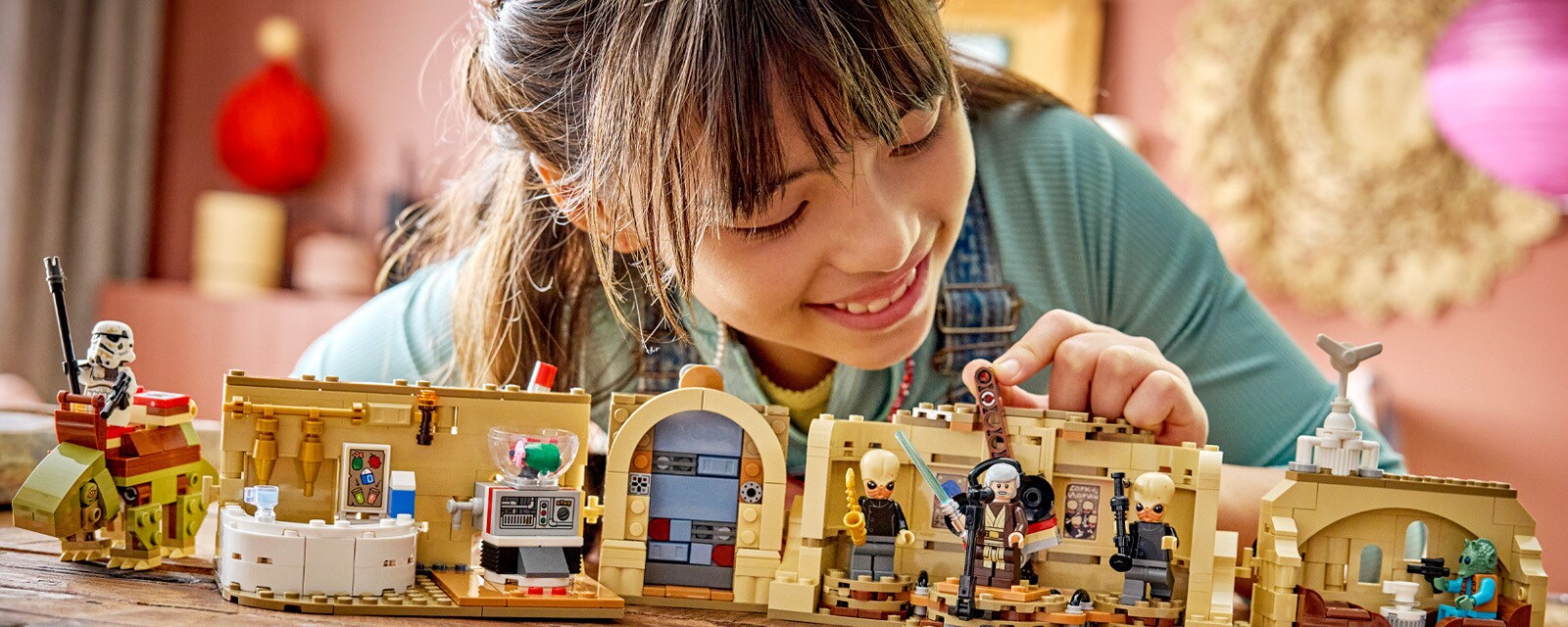 Enter the Star Wars Galaxy with the First 8 LEGO SMART Play Sets - Available Now