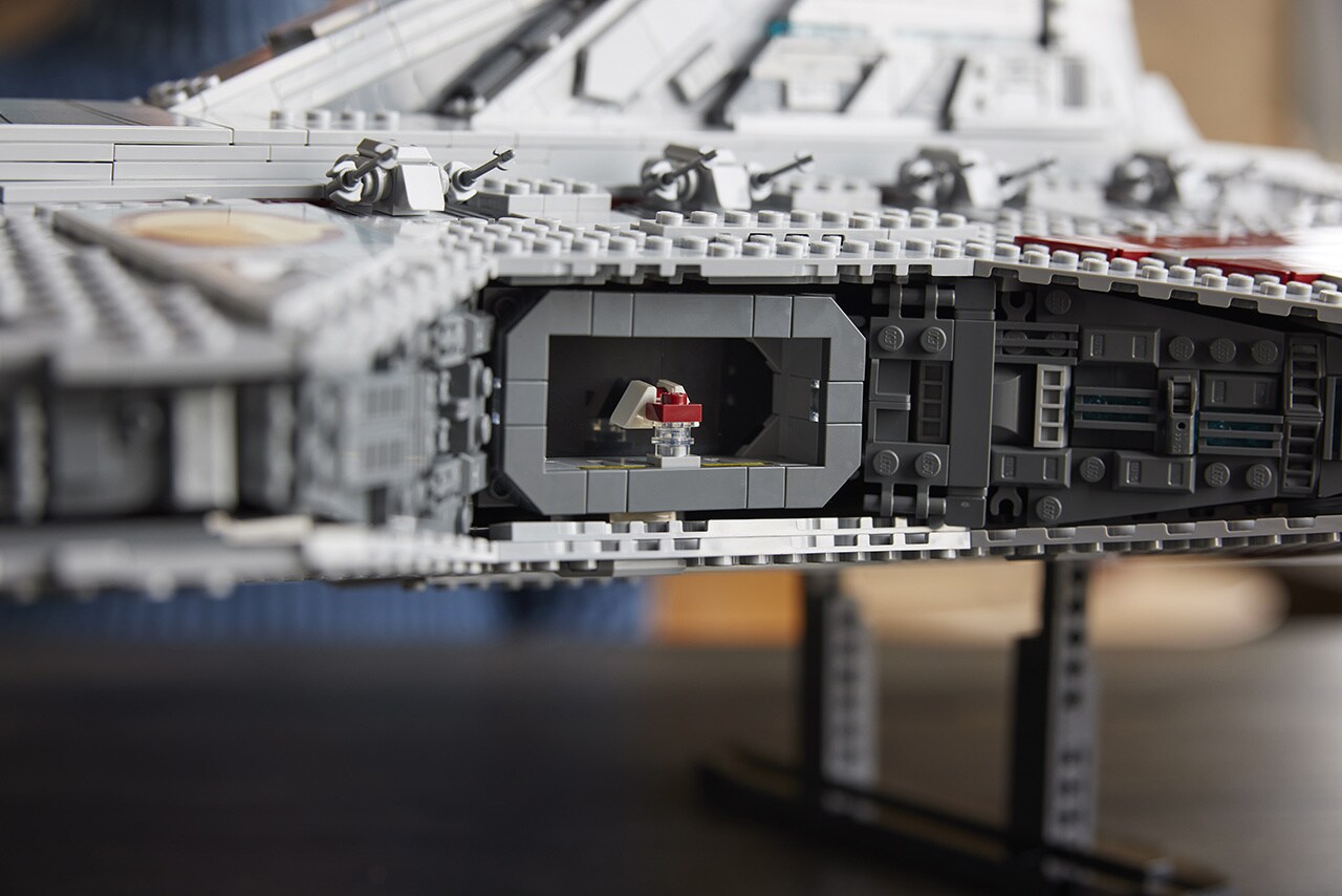 A close up of the Republic gunship in the LEGO Star Wars UCS Venator-Class Republic Attack Cruiser