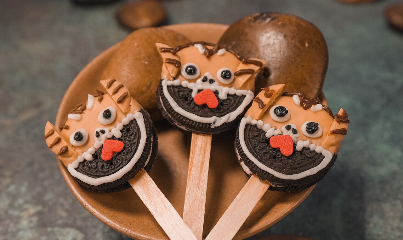 Loth-cat Cookies on a plate
