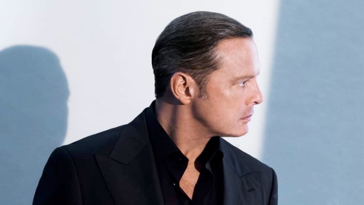 Recordamos 5 grandes éxitos de Luis Miguel