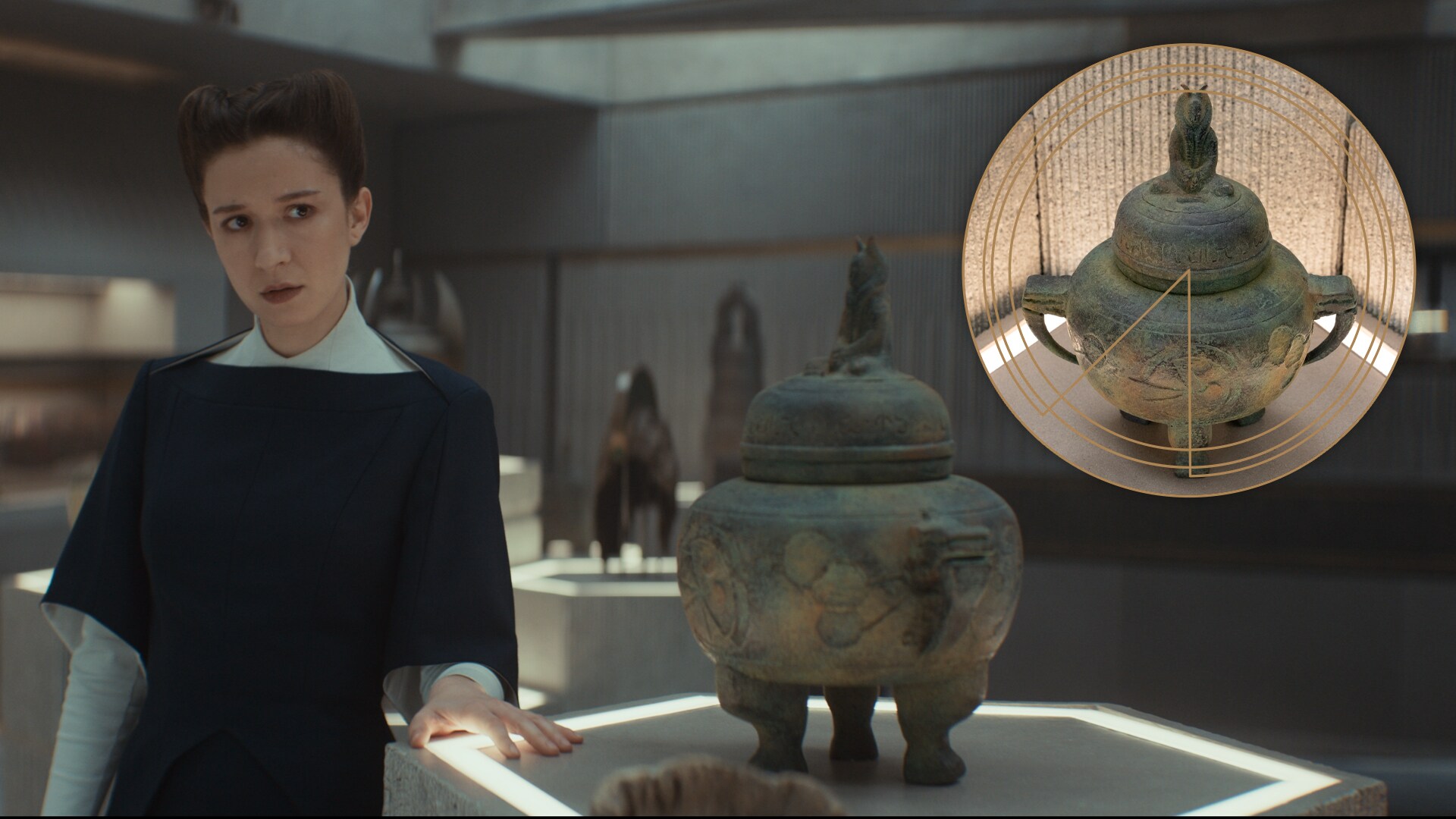 Togruta Pot in Luthen's Gallery.