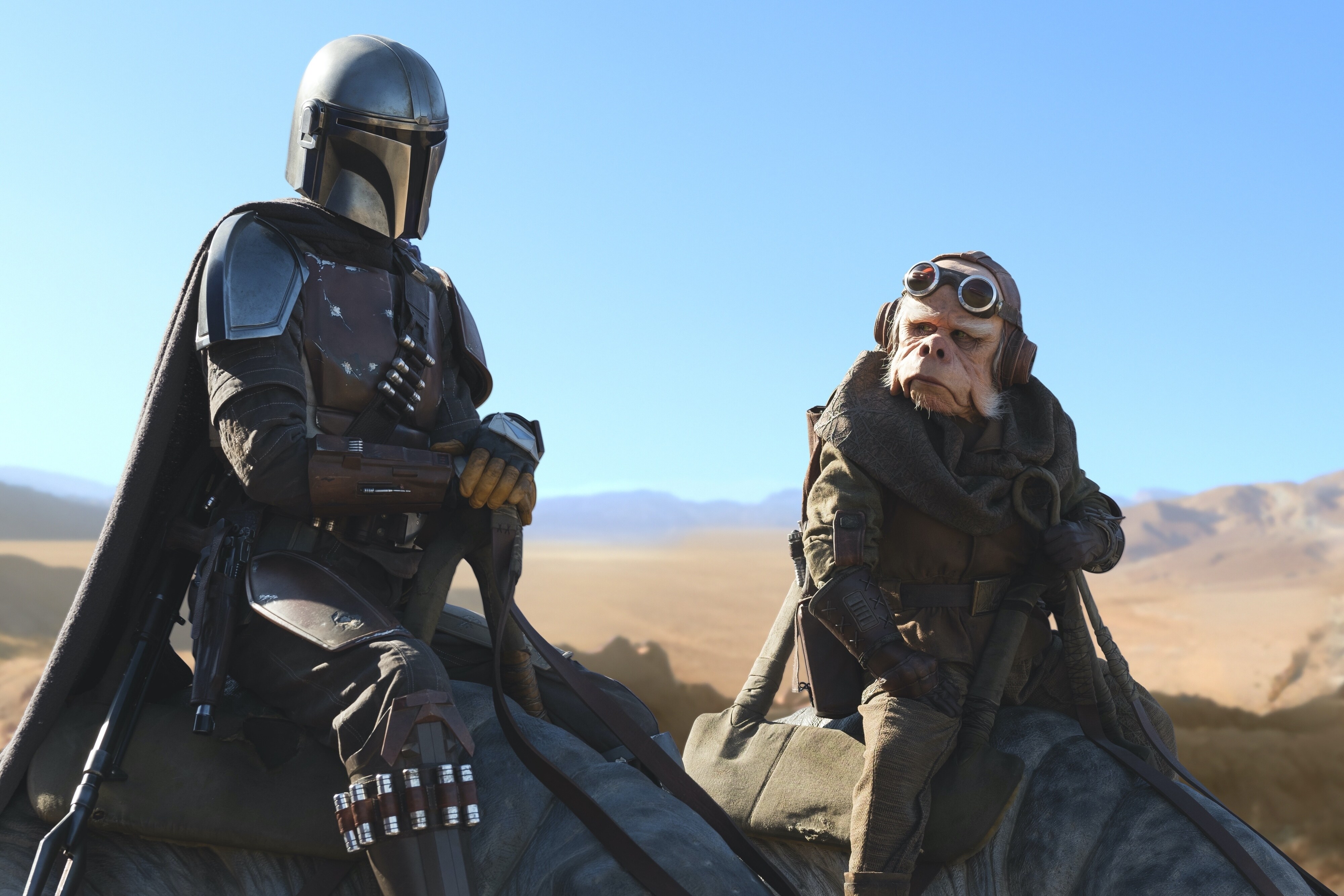 the-mandalorian-new-photos-from-first-two-episodes-feature-wallpaper