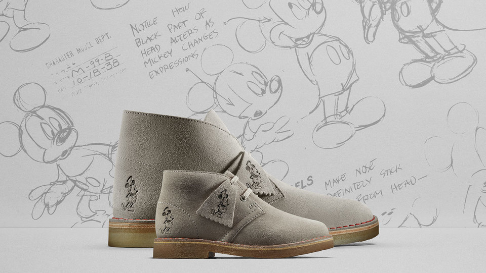 Specificitet undervandsbåd Tectonic Clarks Originals Celebrates Mickey's 90th With Their Classic Desert Boot |  Disney News