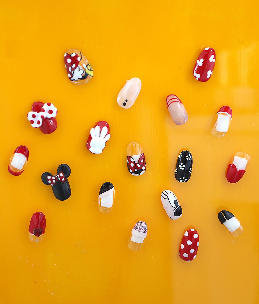 Minnie Mouse nail art designs