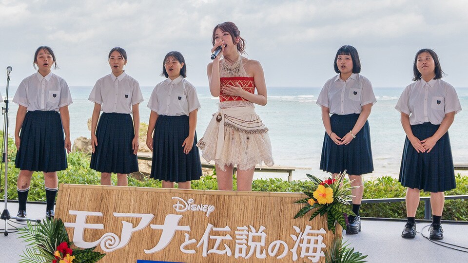 映画『モアナと伝説の海』モアナ役日本版声優TSUZUMIさん（ME:I）南の
