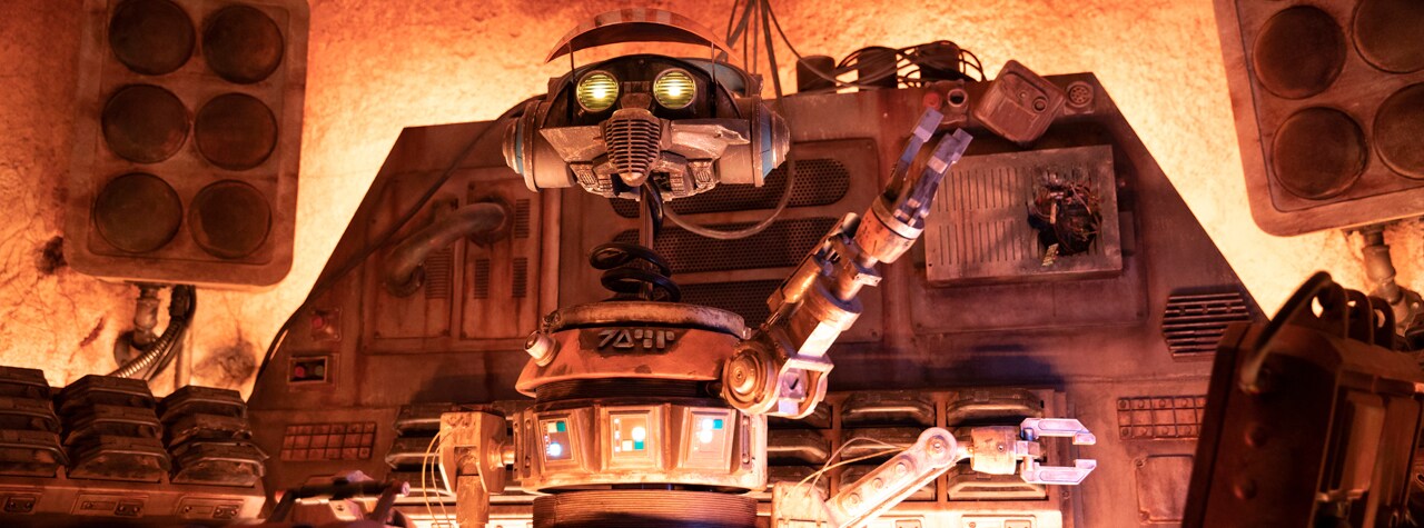 DJ R-3X at your service
