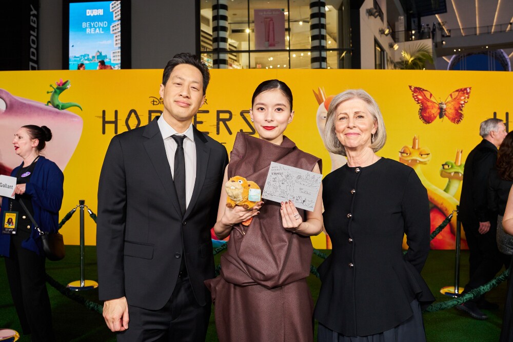 左から：ダニエル・チョン監督、芳根京子さん、ニコル・パラディス・グリンドル(プロデューサー)