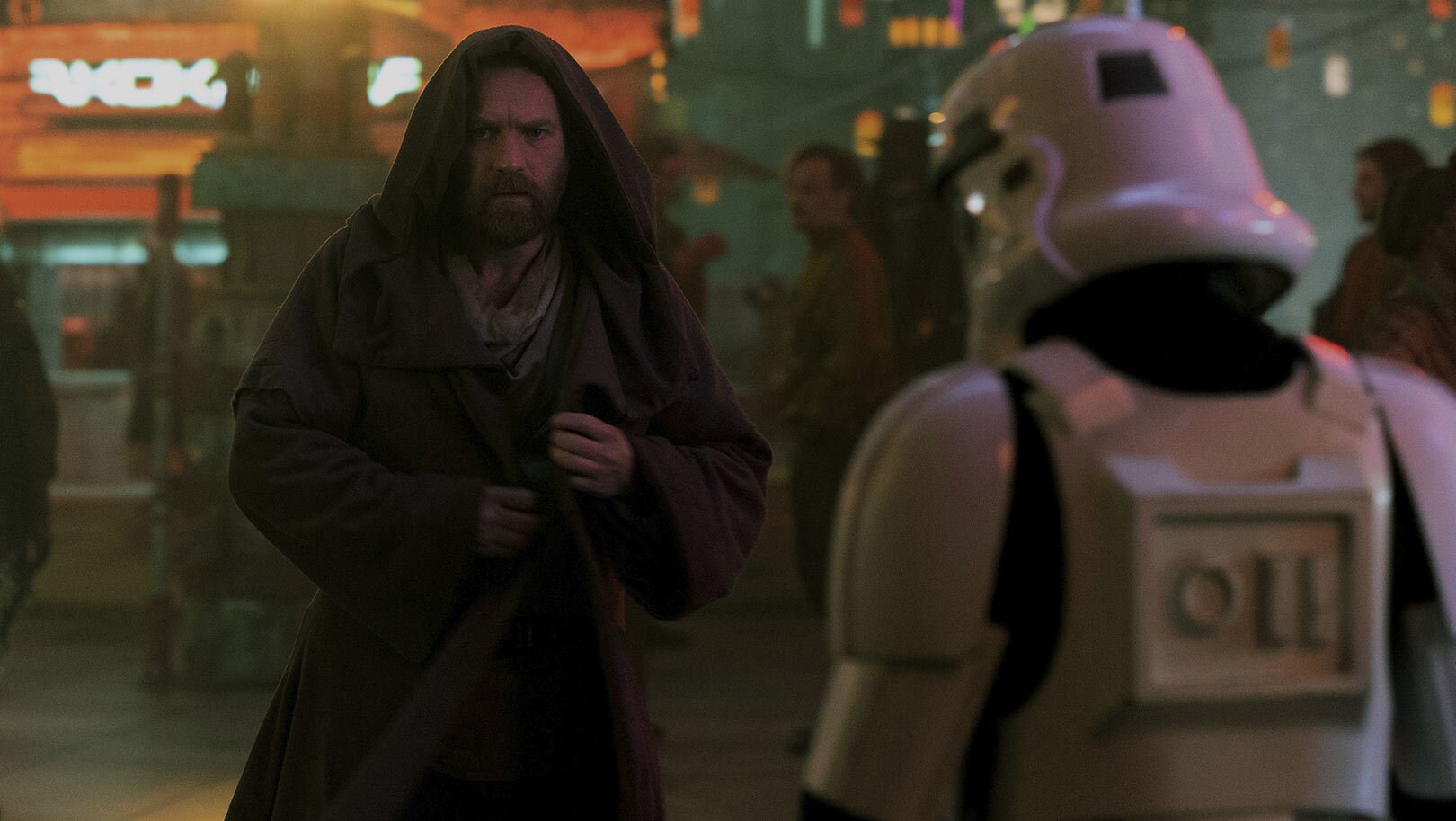 Obi-Wan Kenobi arrives on Daiyu and walks its seedy streets, looking for information on Leia. Soo...