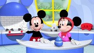 Minnie Red Riding Hood
