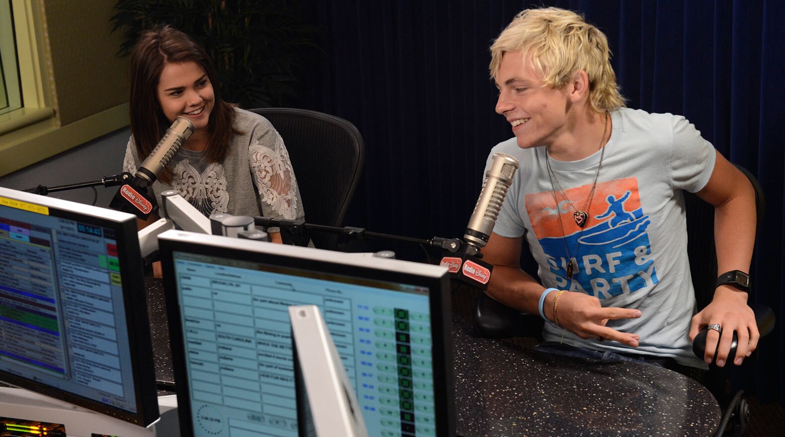 Ross Lynch & Maia Mitchell surf it up!