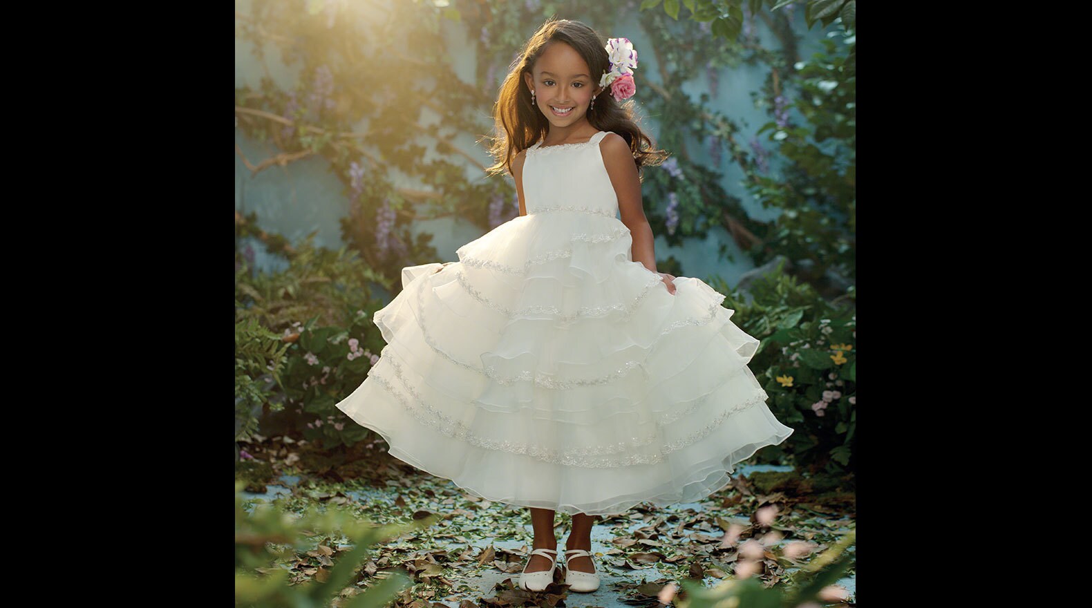 Girl wearing a Tiana inspired princess dress