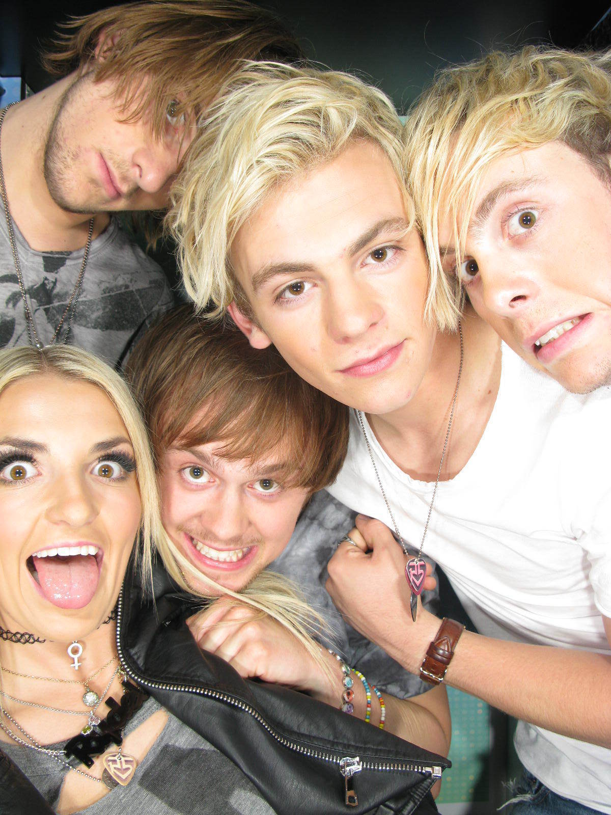R5 took pics in the RDMA photo booth