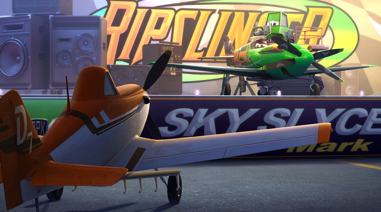 Dusty meets world champion Ripslinger from the movie "Planes"