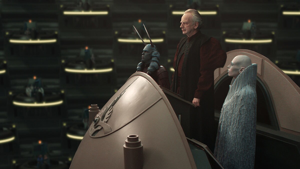 Chancellor Palpatine and his entourage addressing the Galactic Senate