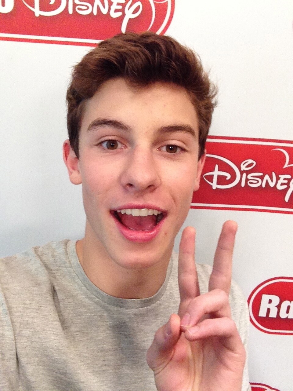 Performer Shawn Mendes