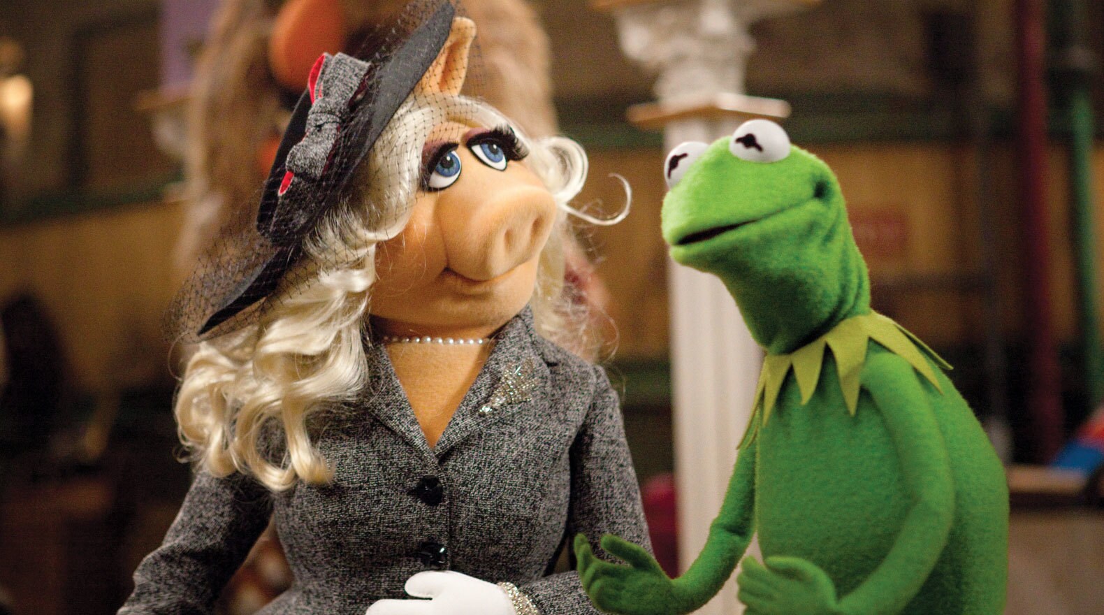 Miss Piggy is flustered by Kermit