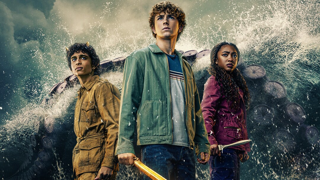 LA MAREA SUBIÓ AYER EN COMIC-CON SAN DIEGO EN DONDE DISNEY+ PRESENTÓ UN NUEVO ADELANTO DE LA SEGUNDA TEMPORADA DE PERCY JACKSON Y LOS DIOSES DEL OLIMPO
