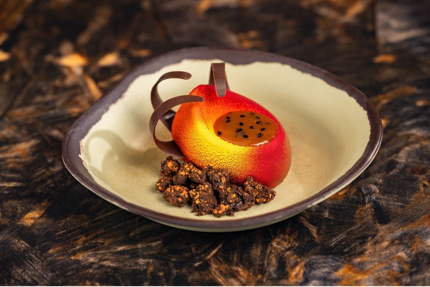 Image of a plate featuring Mangkwan Mousse | Available in Satu’li Canteen in Pandora – The World of Avatar